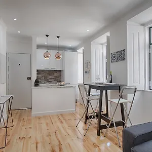 Bmyguest - Principe Real Charming Apartment